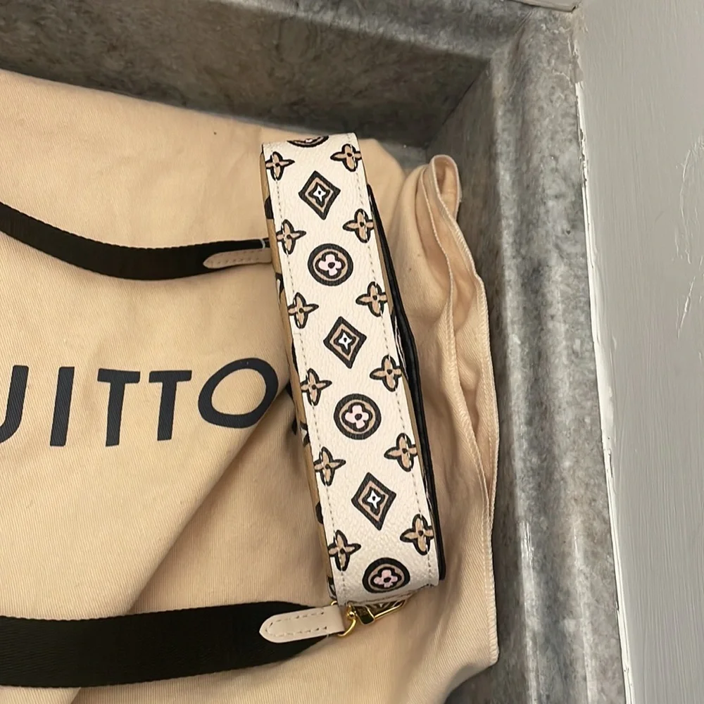 Louis Vuitton wild at heart strap and go - Picture 5 of 7